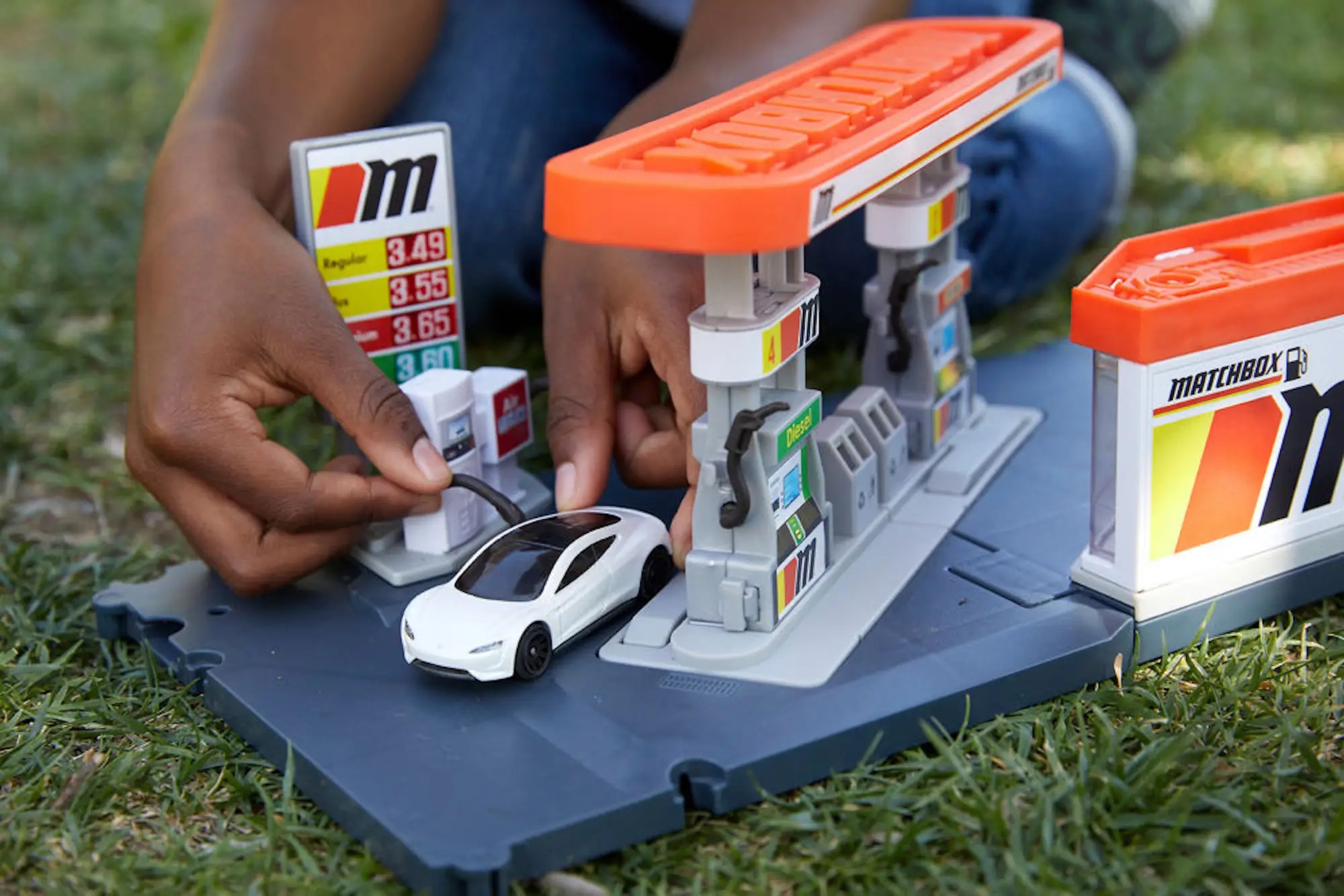 Toy Car manufacturer Matchbox creates ecofriendly Tesla before the