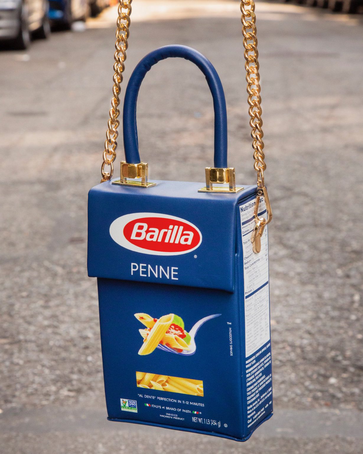 Artist creates pasta box handbag inspired by Barilla | Famous Campaigns