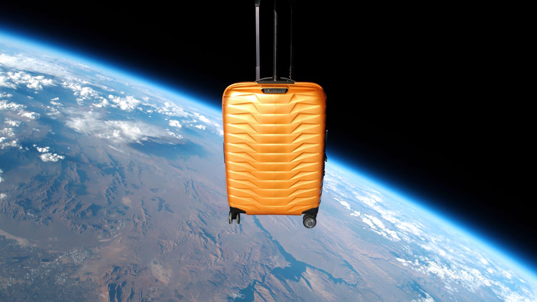 Samsonite Advertisement Samsonite suitcase soars to space and back | Famous Campaigns