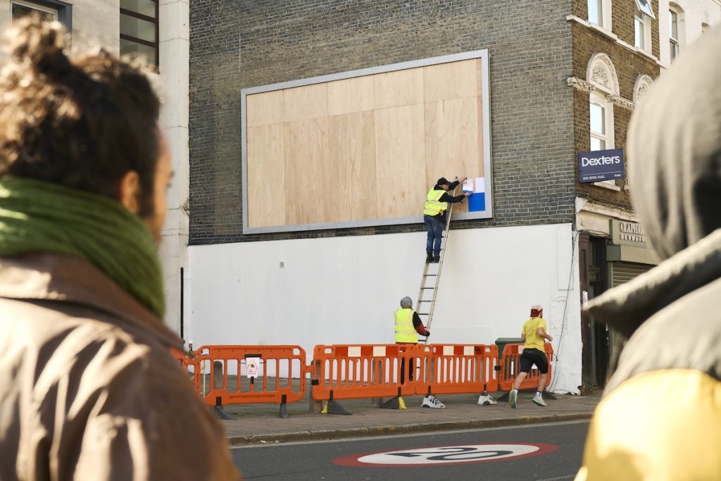 HP Prints A Billboard Live BM Outdoor CA
